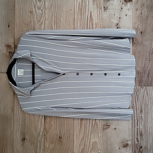 Soma Gray and White Size Small Cool Nights Notch Collar Long Sleeve PJ Top NEW! - Picture 1 of 7